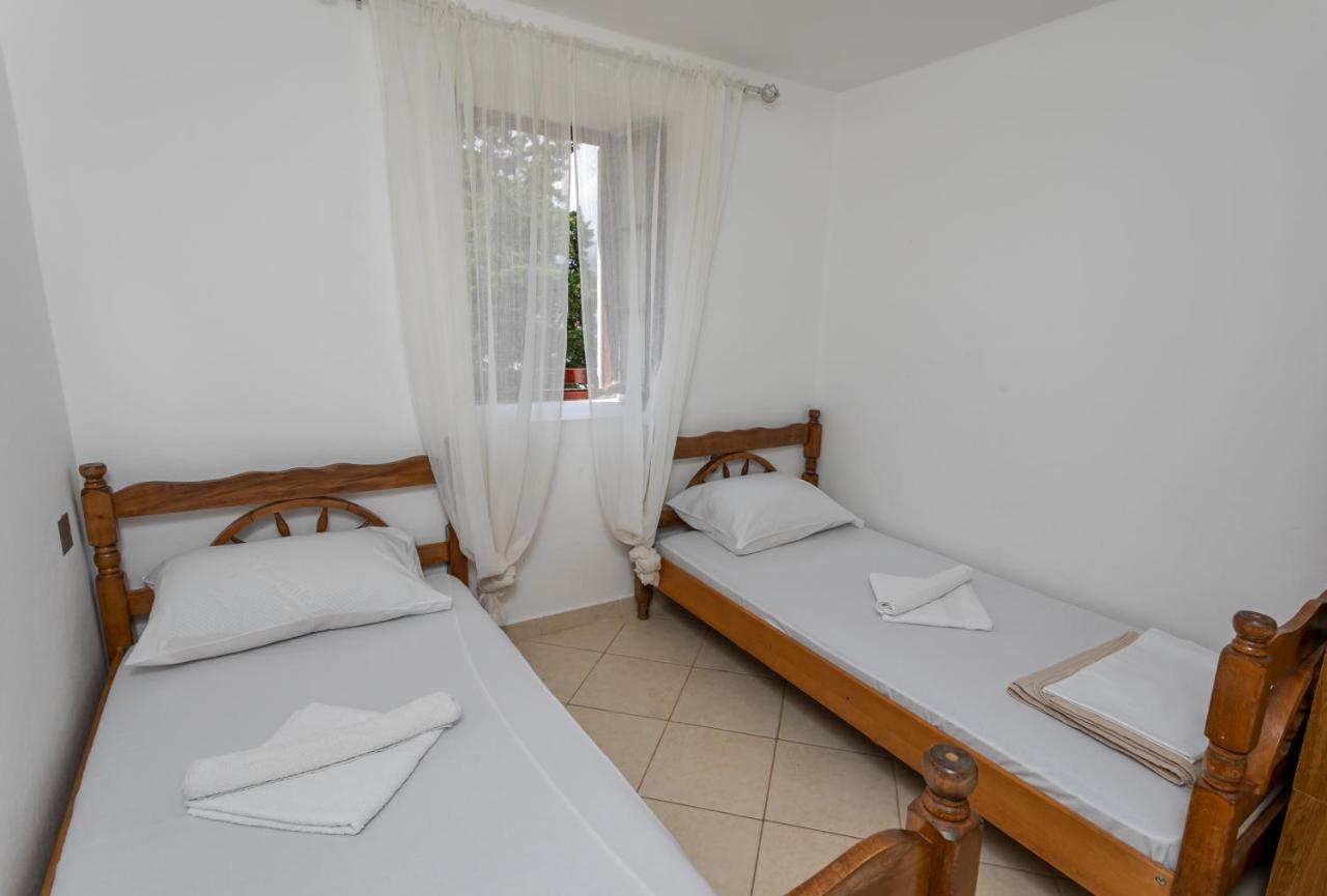 Beachfront House Jovan Cattaro Esterno foto